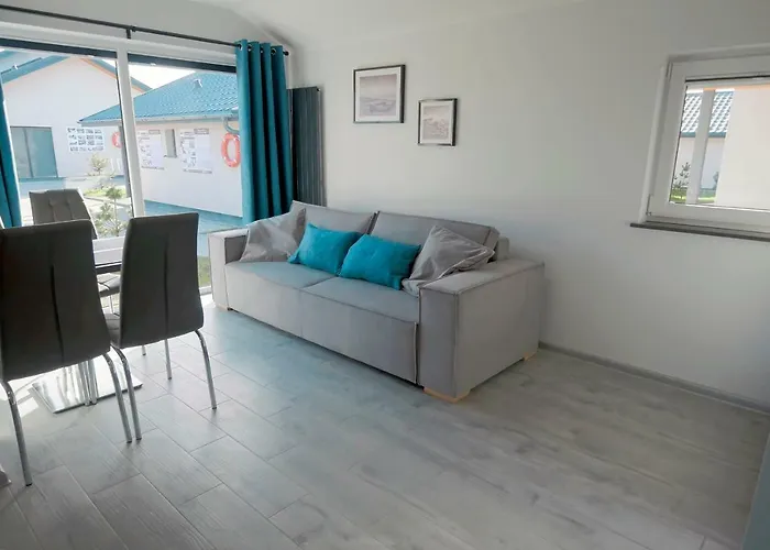 بيت خشبي Jastrzebia Port