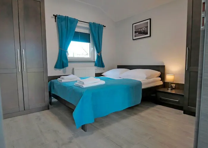 بيت خشبي Jastrzebia Port *