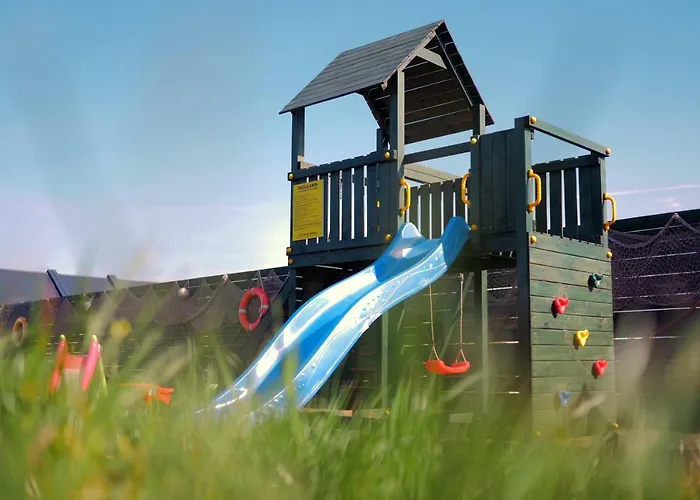 بيت خشبي Jastrzebia Port